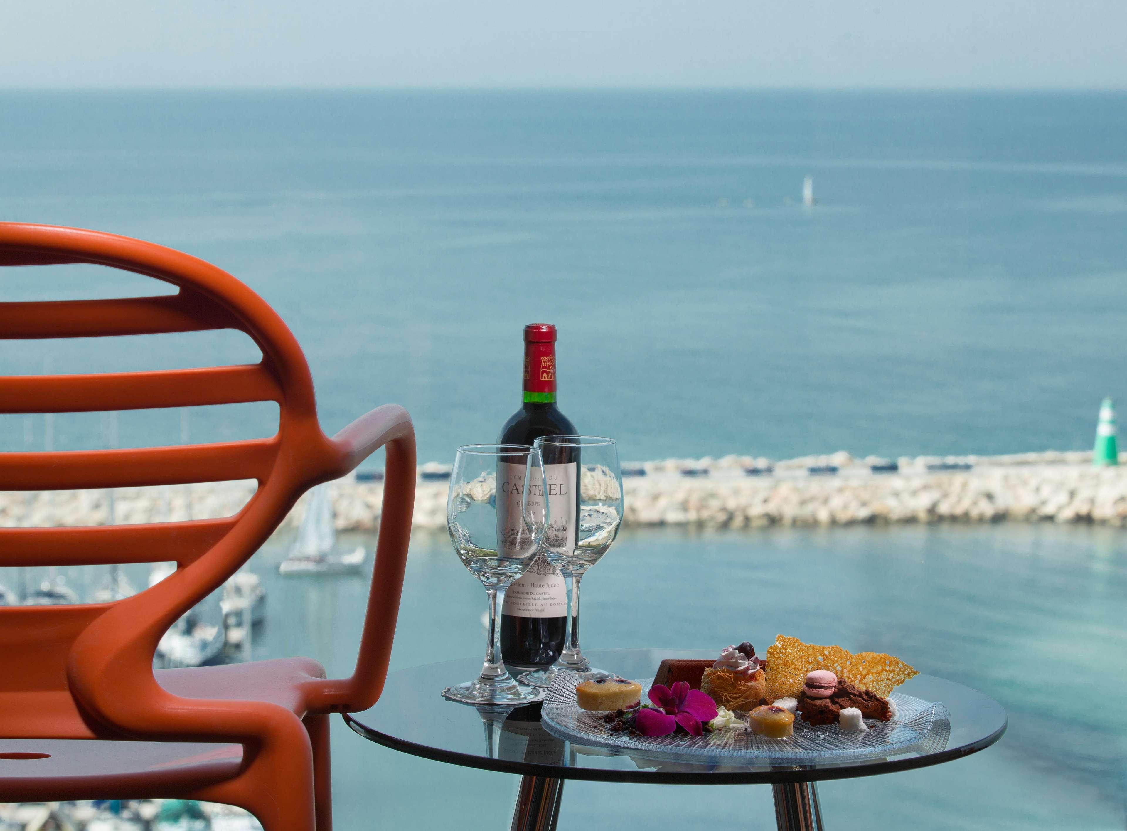 Hotel Carlton - Luxury On The 5*