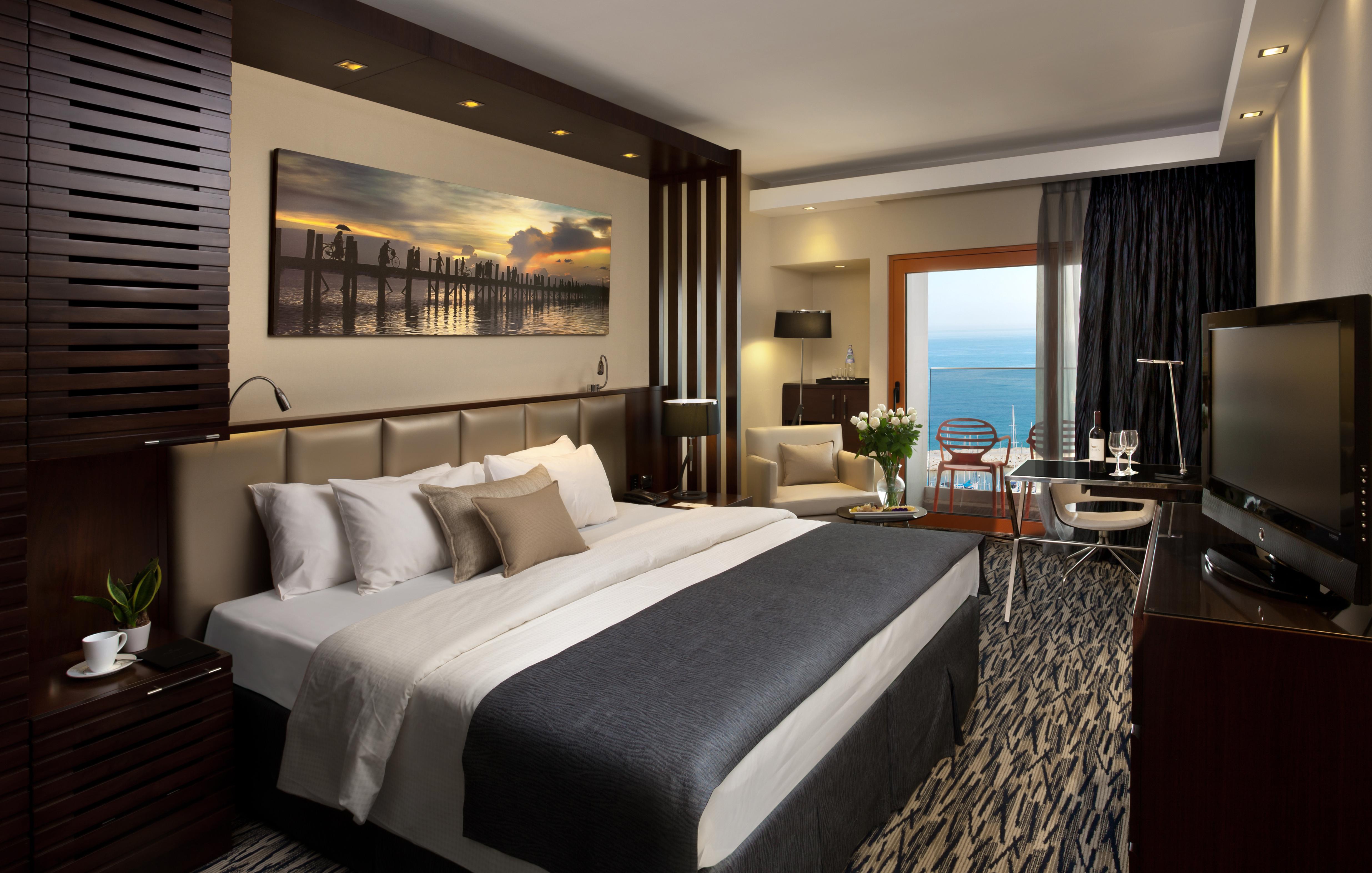 Hotel Carlton - Luxury On The 5*