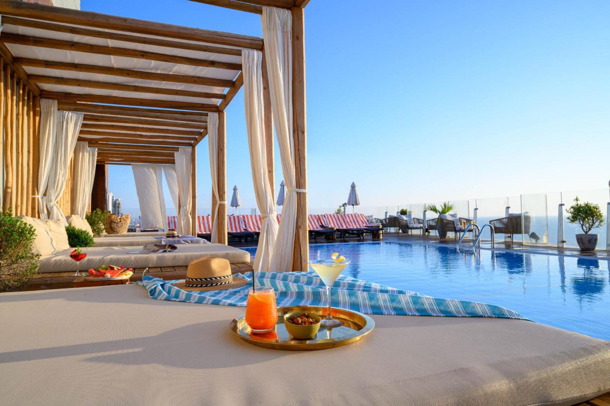 Carlton - Luxury On The 5*