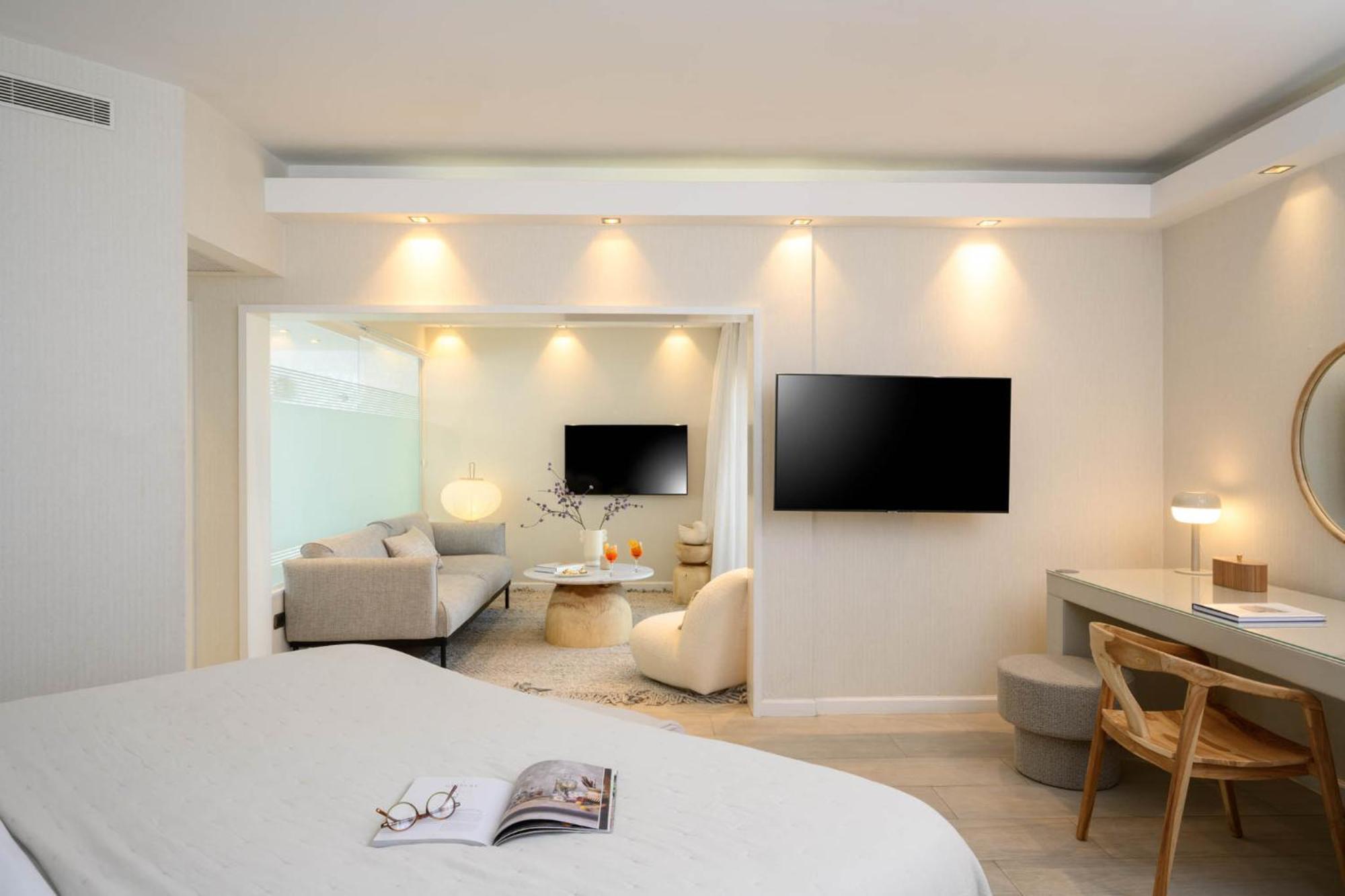 Hotel Carlton - Luxury On The 5*