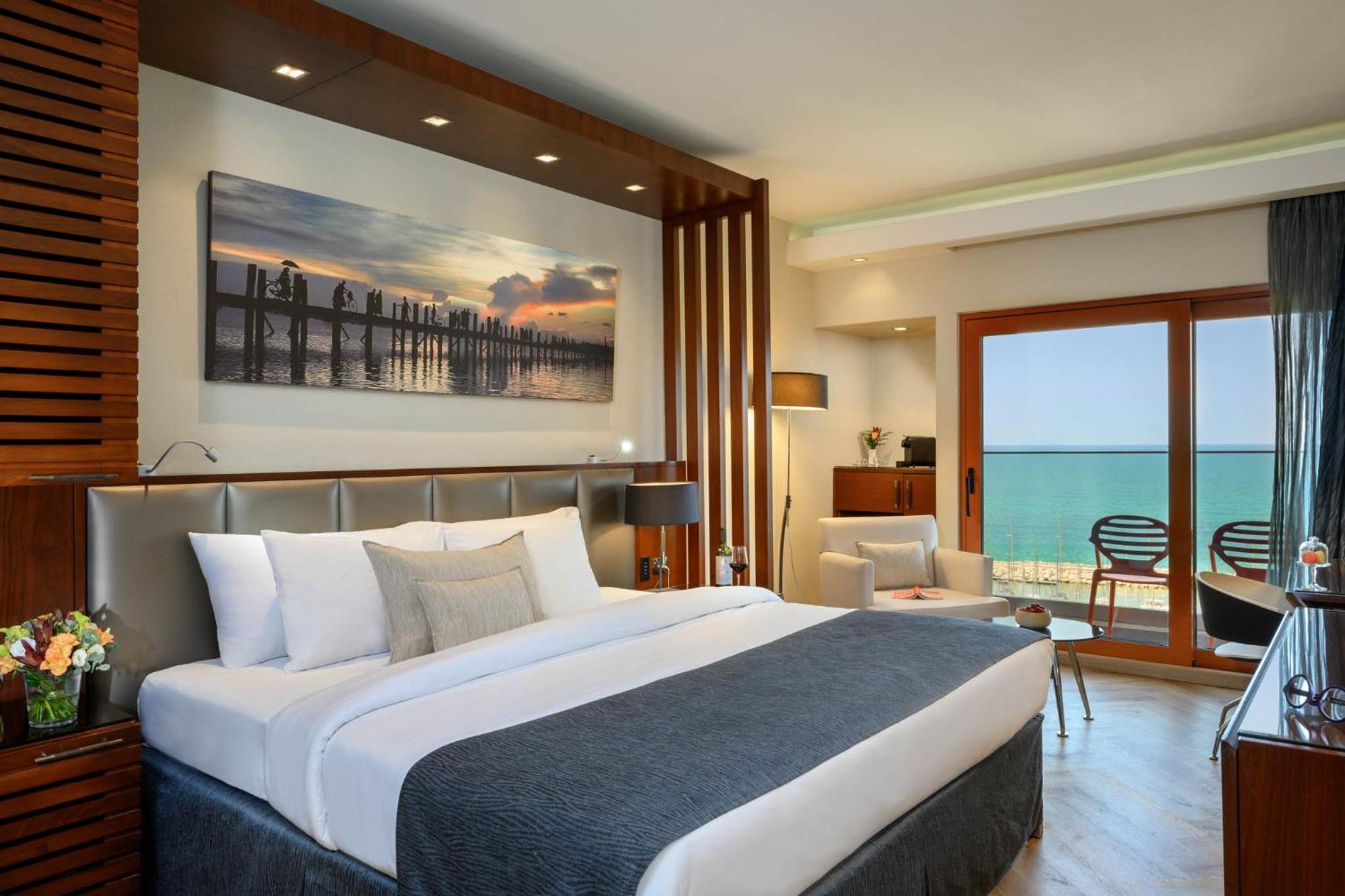 Carlton - Luxury On The Hotel Tel Aviv
