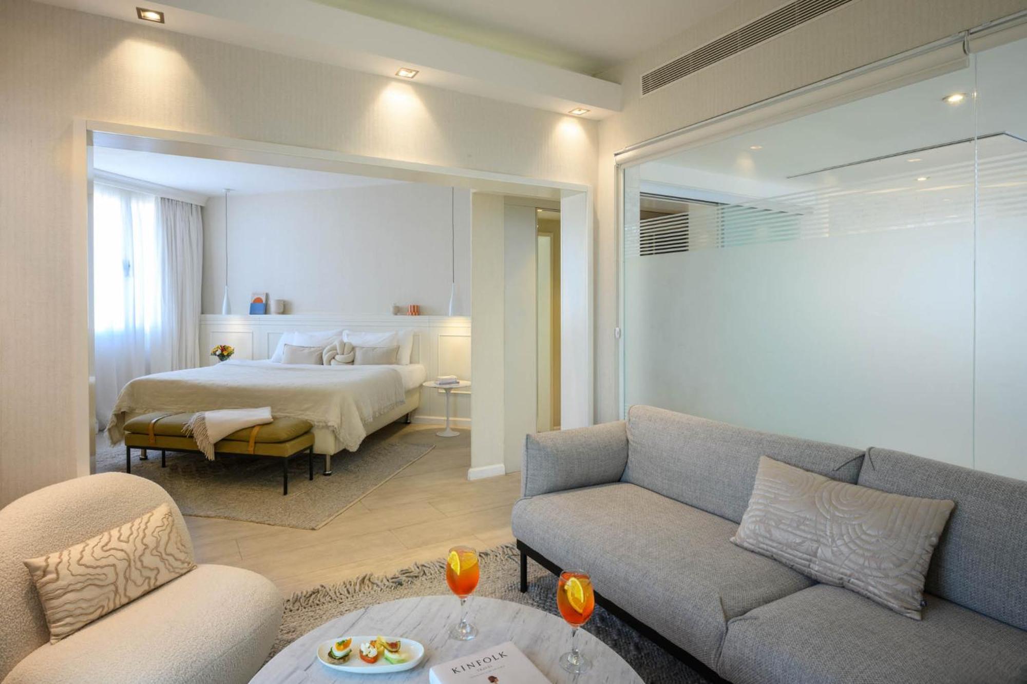 Hotel Carlton - Luxury On The 5*