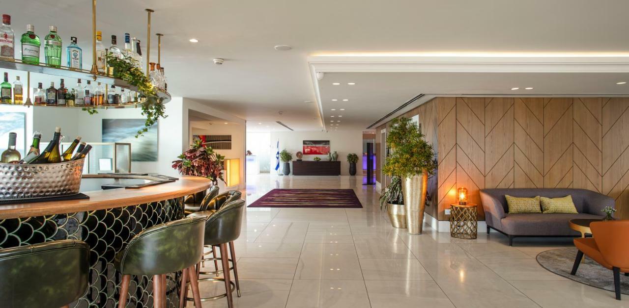 Carlton - Luxury On The 5*